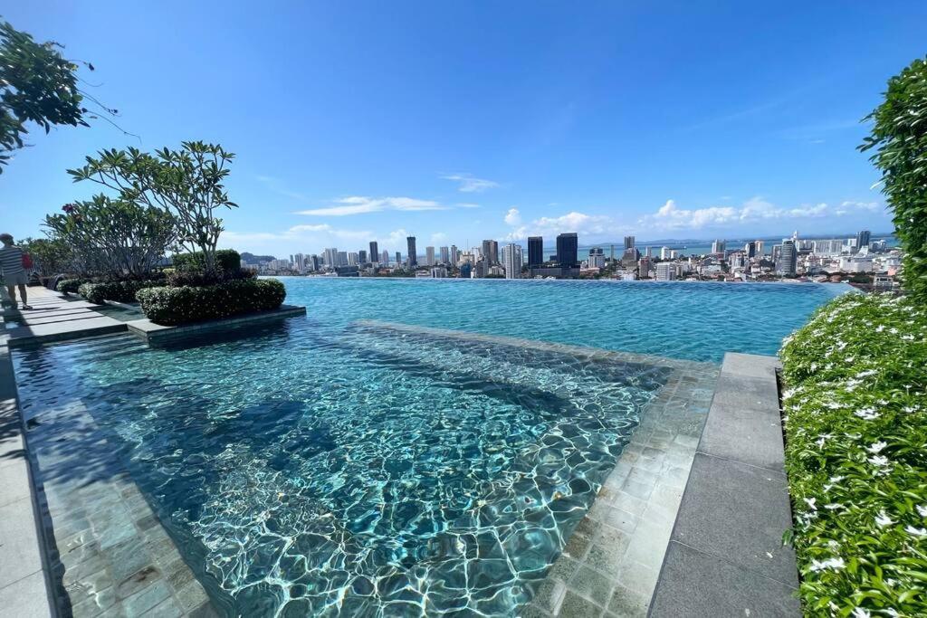 Apartment Karpal Singh Skypool 3 Car Park Family & Baby-friendly 10 Pax Luxury *