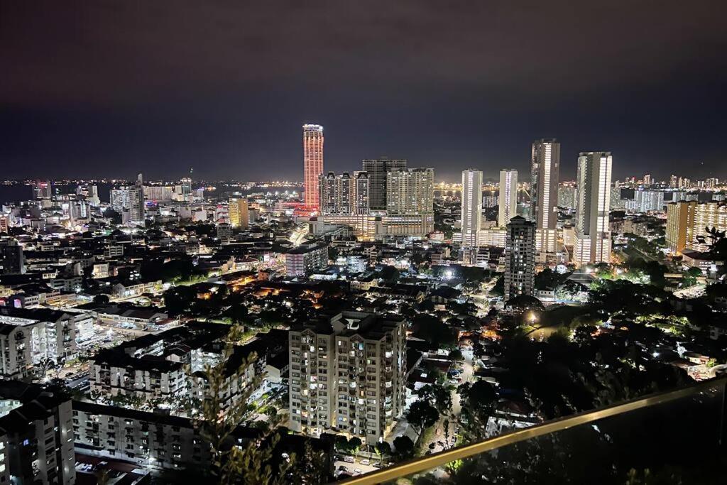 Karpal Singh Skypool 3 Car Park Family & Baby-friendly 10 Pax Luxury * George Town