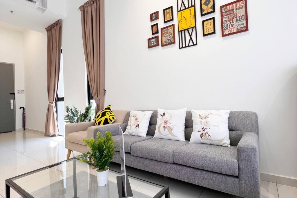 Karpal Singh Skypool 3 Car Park Family & Baby-friendly 10 Pax Luxury Apartment George Town