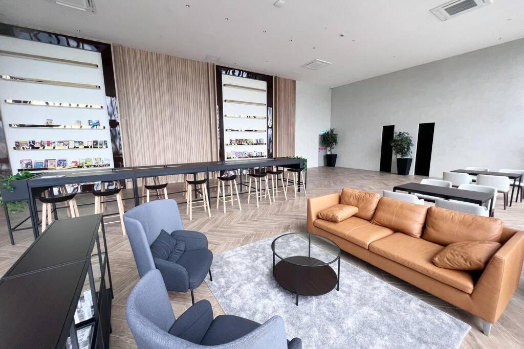 Karpal Singh Skypool 3 Car Park Family & Baby-friendly 10 Pax Luxury *