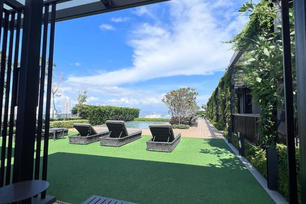 Karpal Singh Skypool 3 Car Park Family & Baby-friendly 10 Pax Luxury George Town